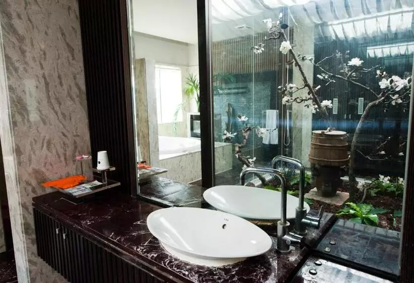 Her Home Spa Motel Chiayi