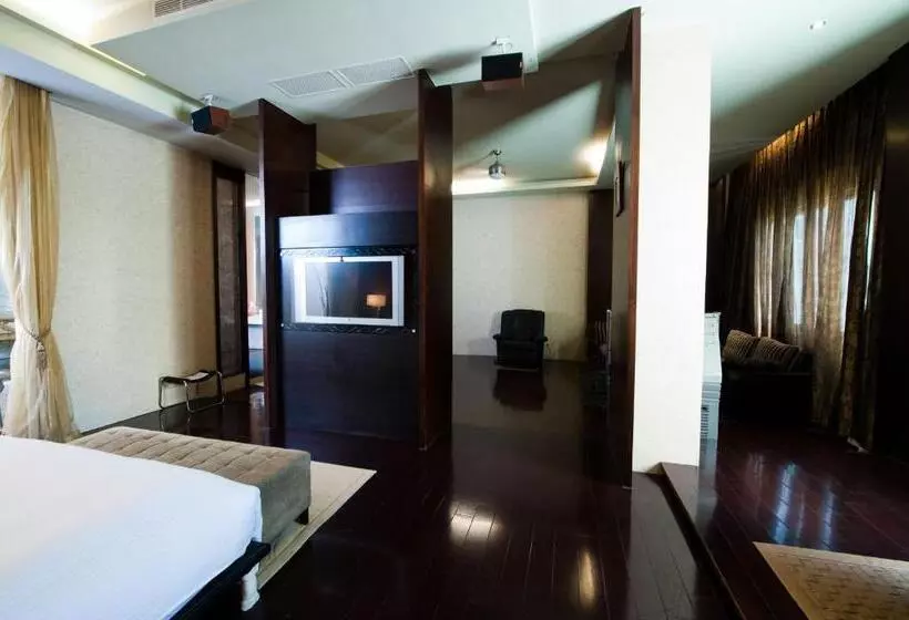 Her Home Spa Motel Chiayi