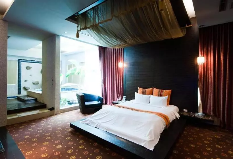 Her Home Spa Motel Chiayi