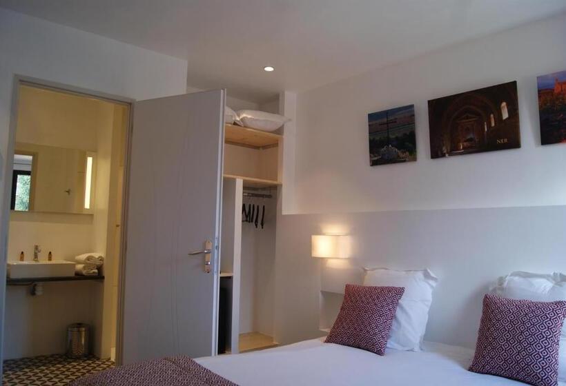 Отель Contact Hôtel Le Minervois   Hôtel & Restaurant Au Nord De Carcassonne