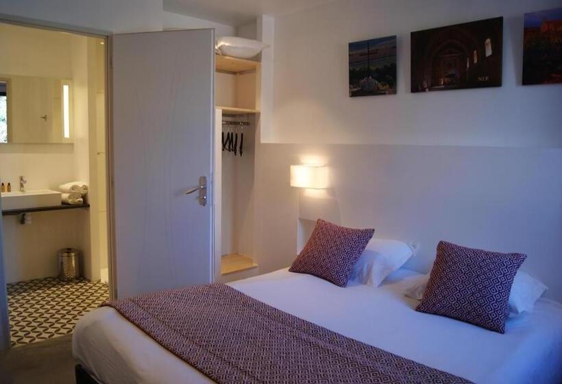 Отель Contact Hôtel Le Minervois   Hôtel & Restaurant Au Nord De Carcassonne