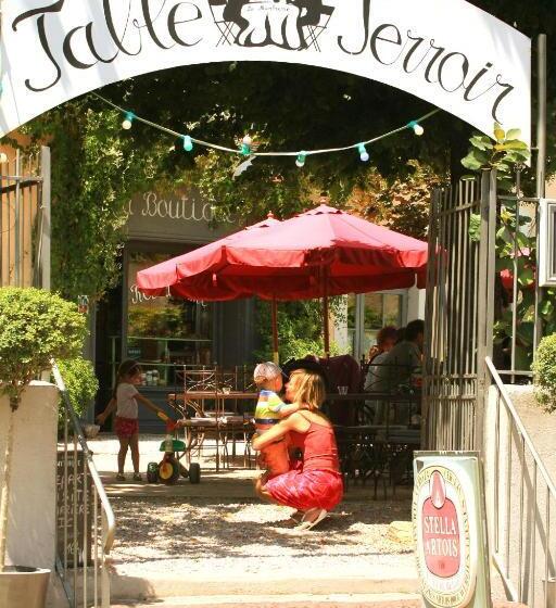 Отель Contact Hôtel Le Minervois   Hôtel & Restaurant Au Nord De Carcassonne