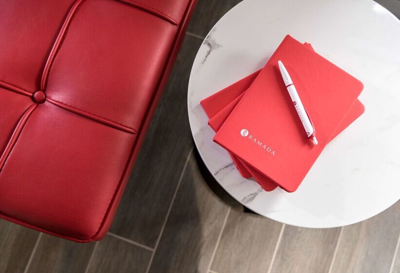 Hotel Ramada By Wyndham Vetroblu Scarborough Beach