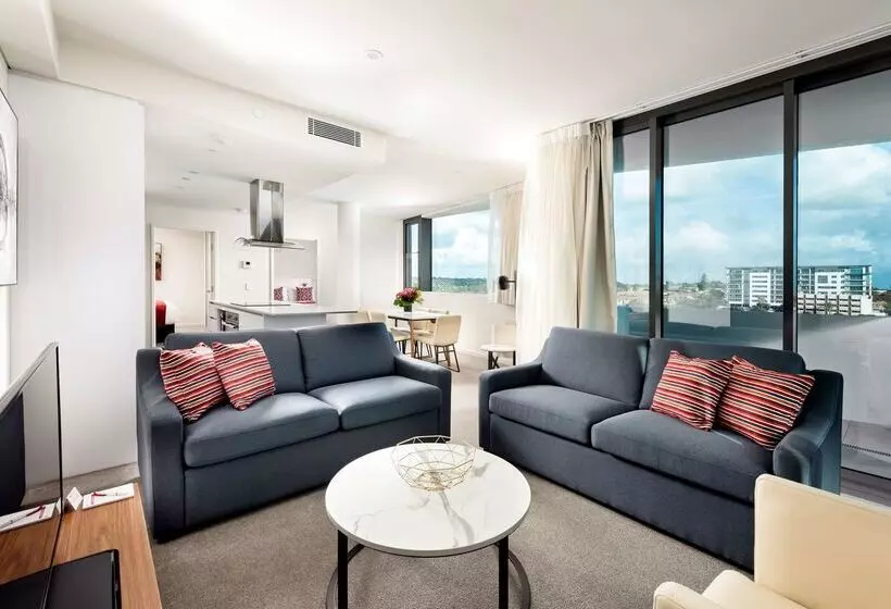 Hotelli Ramada By Wyndham Vetroblu Scarborough Beach