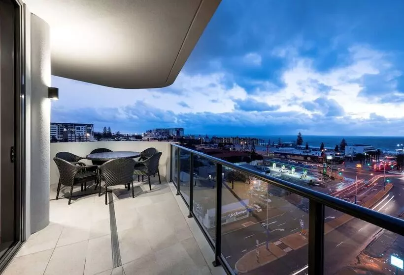 Hotelli Ramada By Wyndham Vetroblu Scarborough Beach