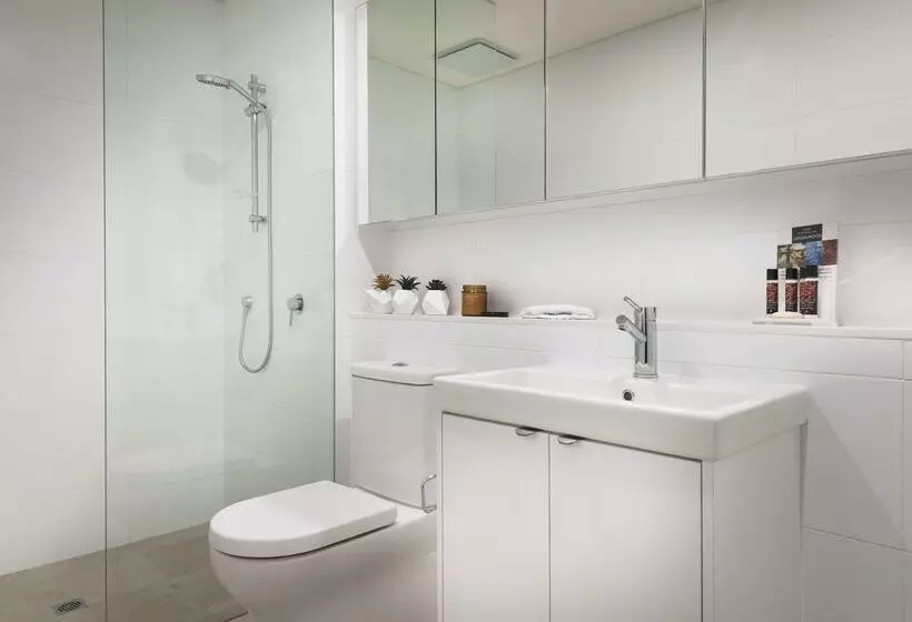 Hotelli Ramada By Wyndham Vetroblu Scarborough Beach