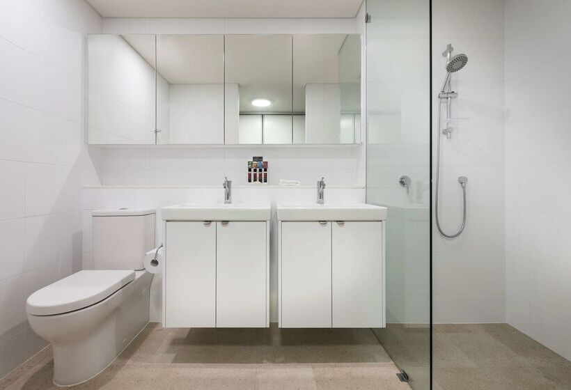 Hotel Ramada By Wyndham Vetroblu Scarborough Beach