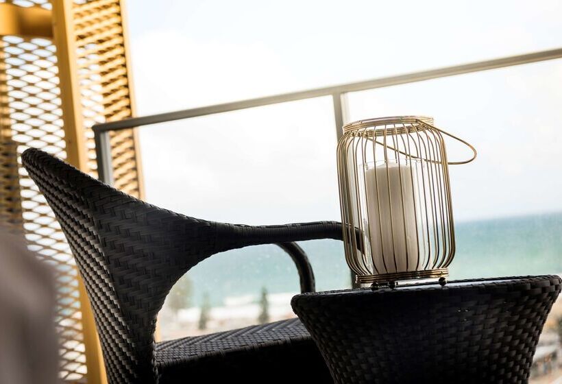 Hotel Ramada By Wyndham Vetroblu Scarborough Beach