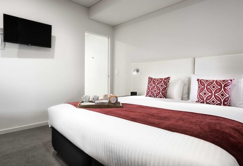 Hotel Ramada By Wyndham Vetroblu Scarborough Beach