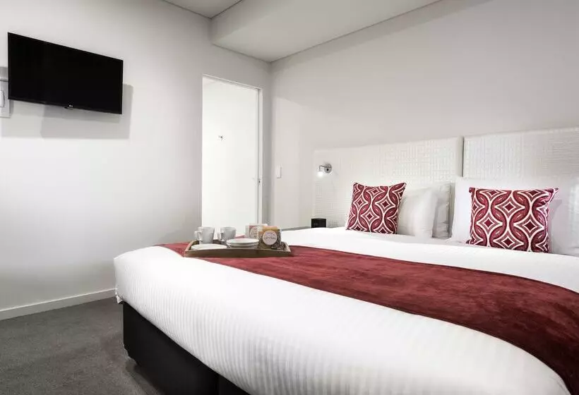 Hotelli Ramada By Wyndham Vetroblu Scarborough Beach