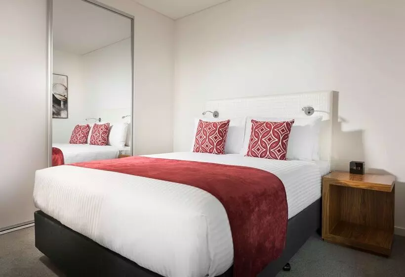 Hotelli Ramada By Wyndham Vetroblu Scarborough Beach