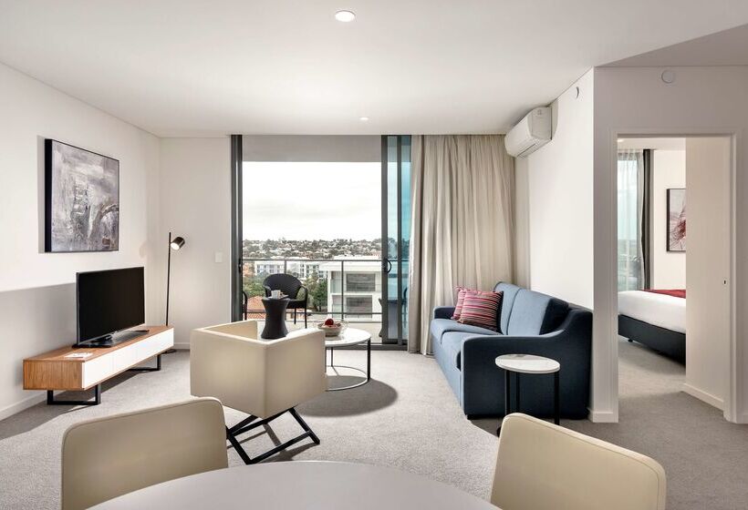 Hotel Ramada By Wyndham Vetroblu Scarborough Beach