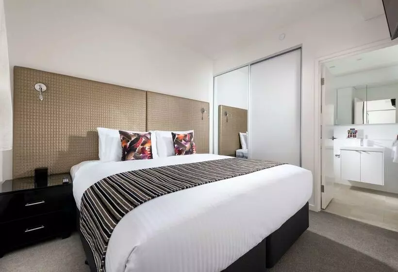 Hotelli Ramada By Wyndham Vetroblu Scarborough Beach