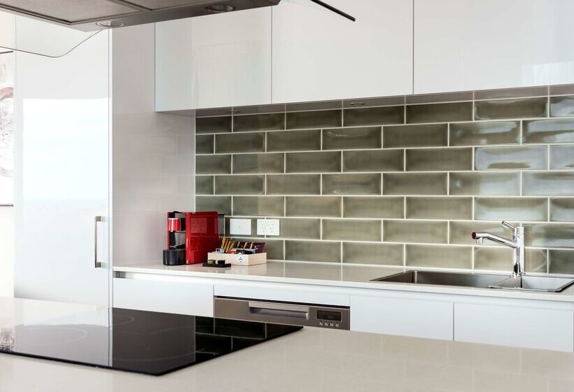 Hotel Ramada By Wyndham Vetroblu Scarborough Beach