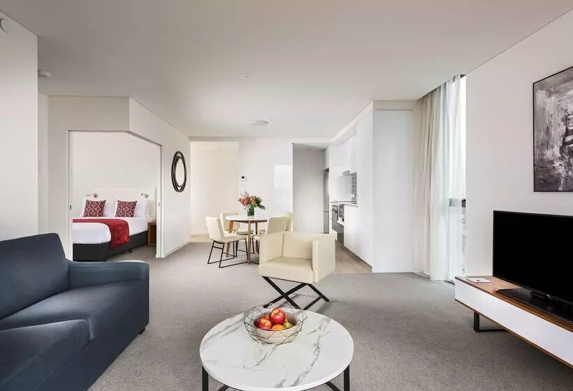 Hotelli Ramada By Wyndham Vetroblu Scarborough Beach