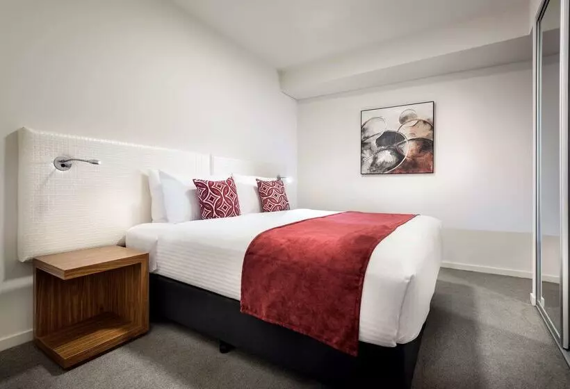 Hotelli Ramada By Wyndham Vetroblu Scarborough Beach