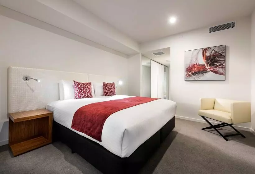 Hotelli Ramada By Wyndham Vetroblu Scarborough Beach