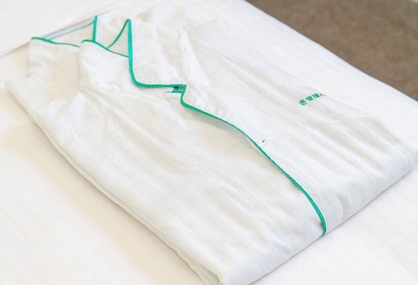 בית מלון כפרי Tabist Sasebo Palace