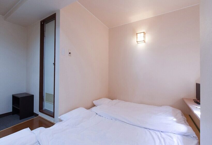 בית מלון כפרי Tabist Sasebo Palace