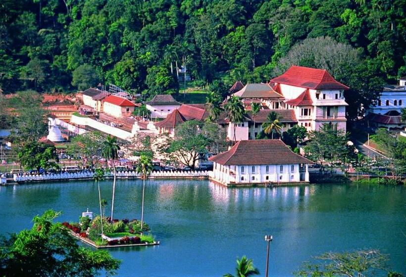 בית מלון כפרי The Heaven's Villa Kandy