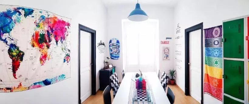 Meraki Hostel