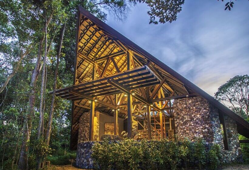 منتجع The Kasturi