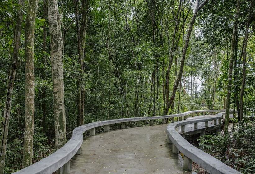 منتجع The Kasturi