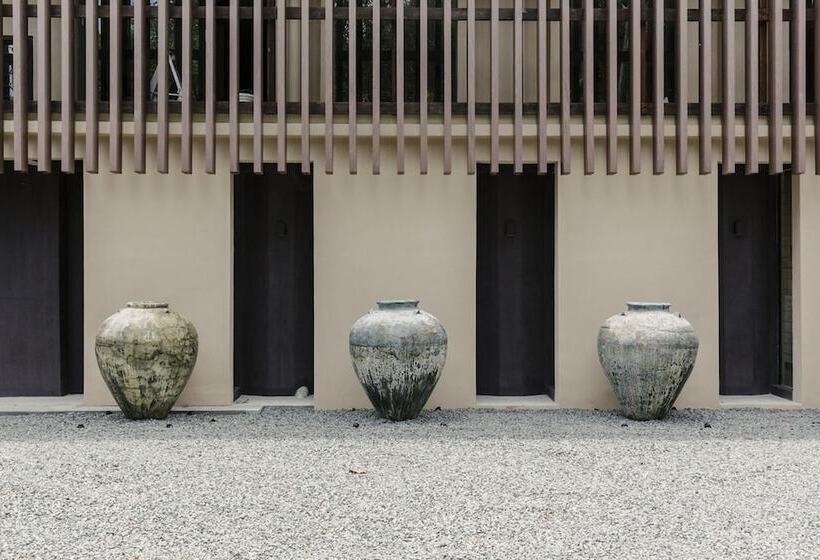 منتجع The Kasturi