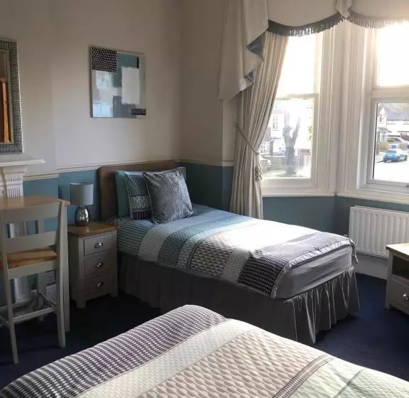 Aamiaismajoitus (B&B) Netley Guest House