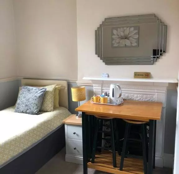 Aamiaismajoitus (B&B) Netley Guest House