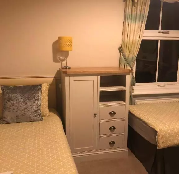 Aamiaismajoitus (B&B) Netley Guest House