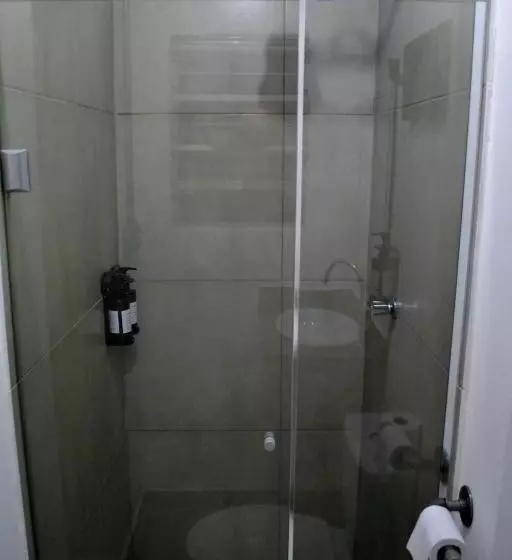 تختخواب و صبحانه Studio House