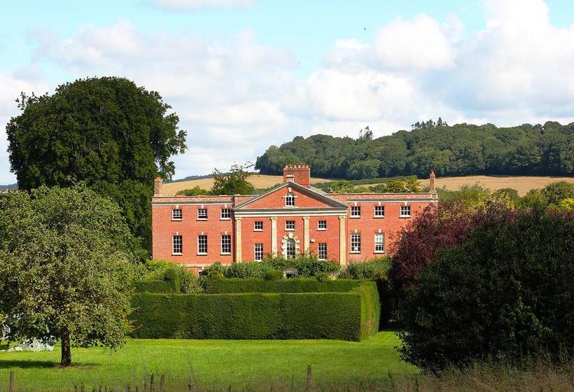 Отель 10 Castle Street