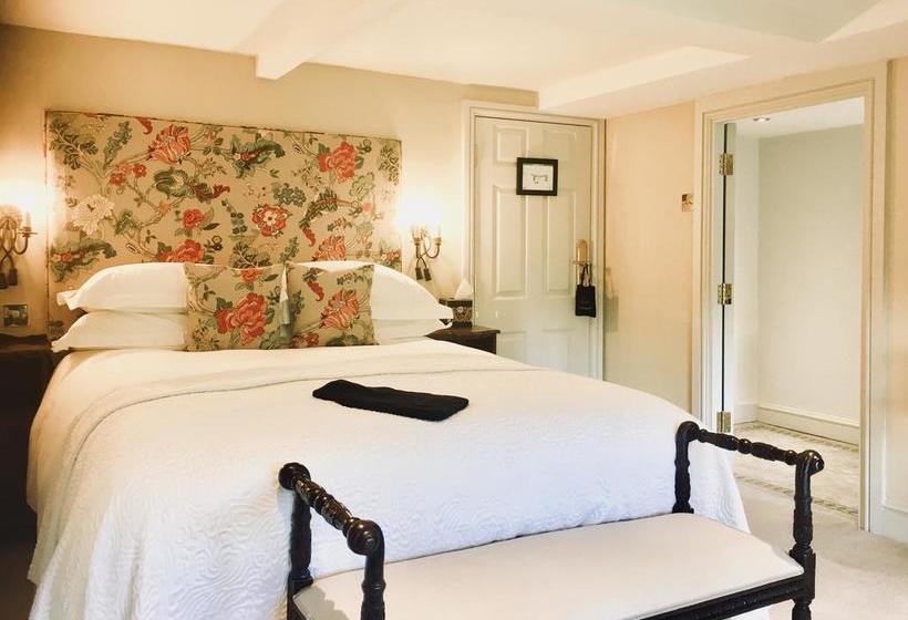 Отель 10 Castle Street