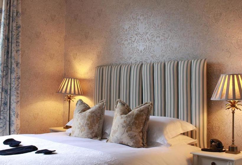 Отель 10 Castle Street