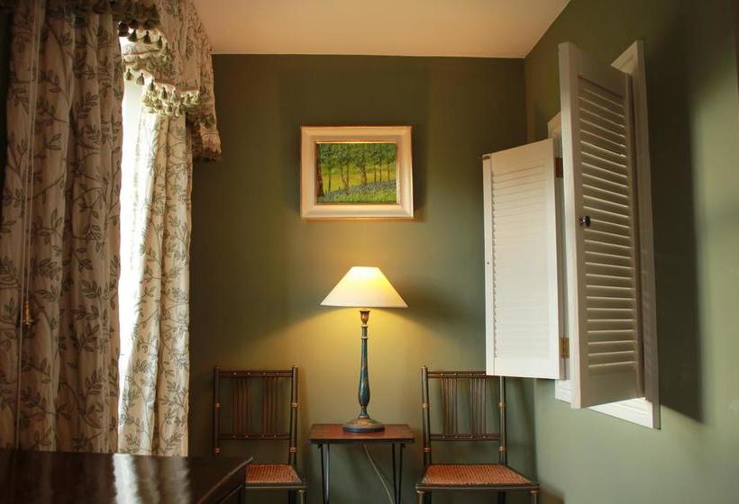 Отель 10 Castle Street