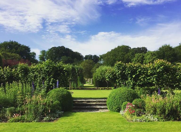 Отель 10 Castle Street