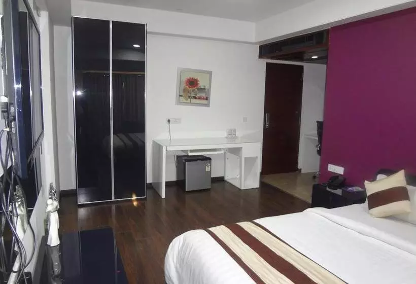 Hotel Dev Aadi