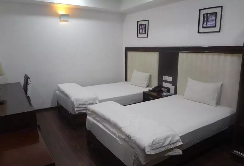 Hotel Dev Aadi