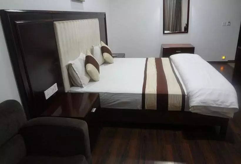 Hotel Dev Aadi