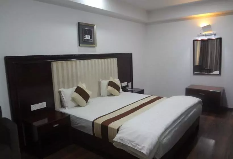 Hotel Dev Aadi