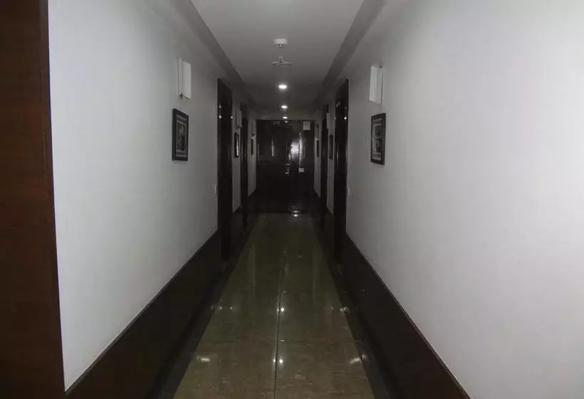 Hotel Dev Aadi