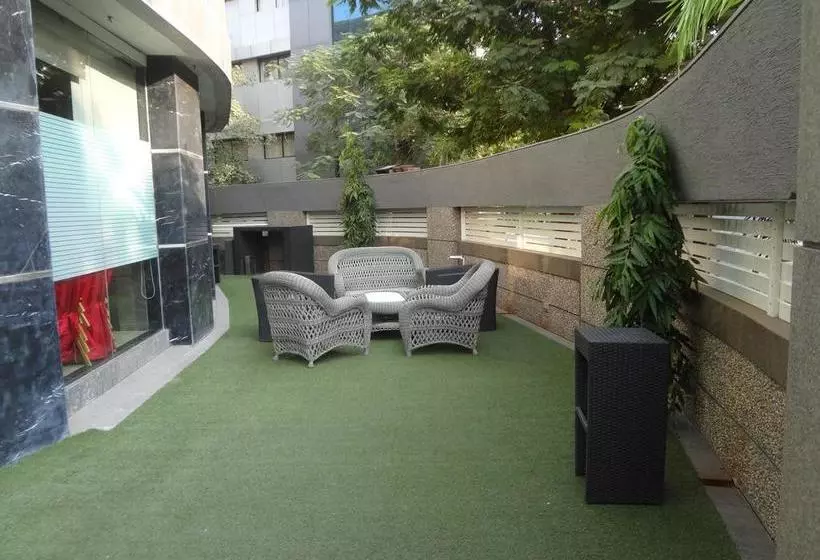 Hotel Dev Aadi