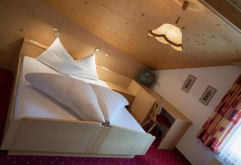 Hotelli Schwarzer Adler
