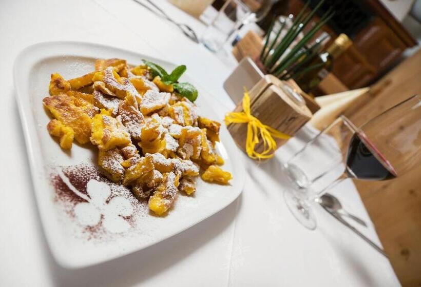 Отель Schwarzer Adler