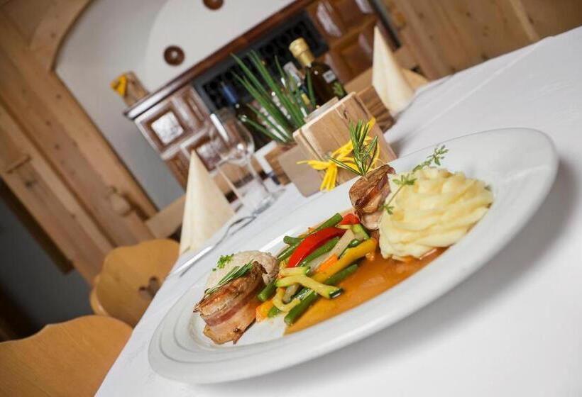 Отель Schwarzer Adler