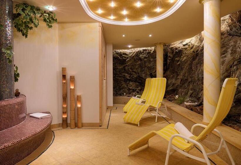 Отель Schwarzer Adler