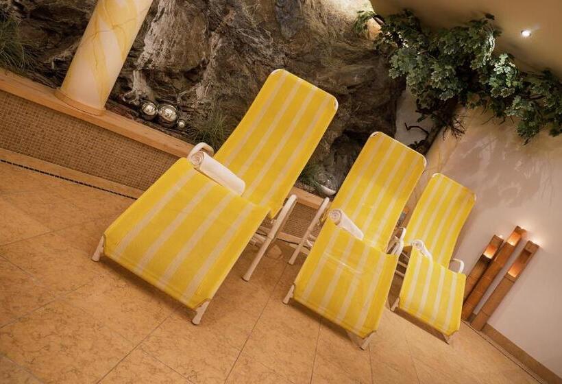 Отель Schwarzer Adler