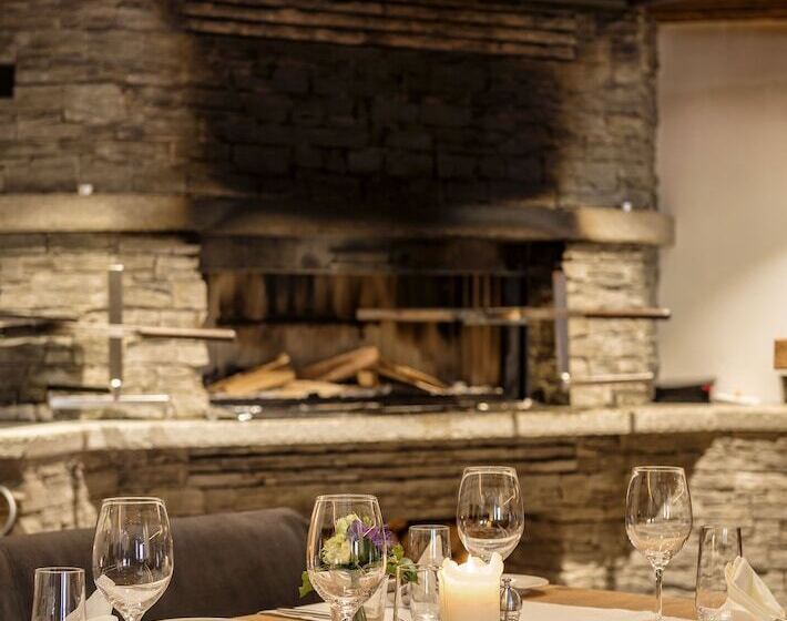 호텔 Sarain Active Mountain Resort