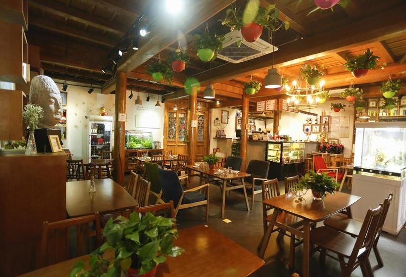 בית מלון כפרי Waiting For Art